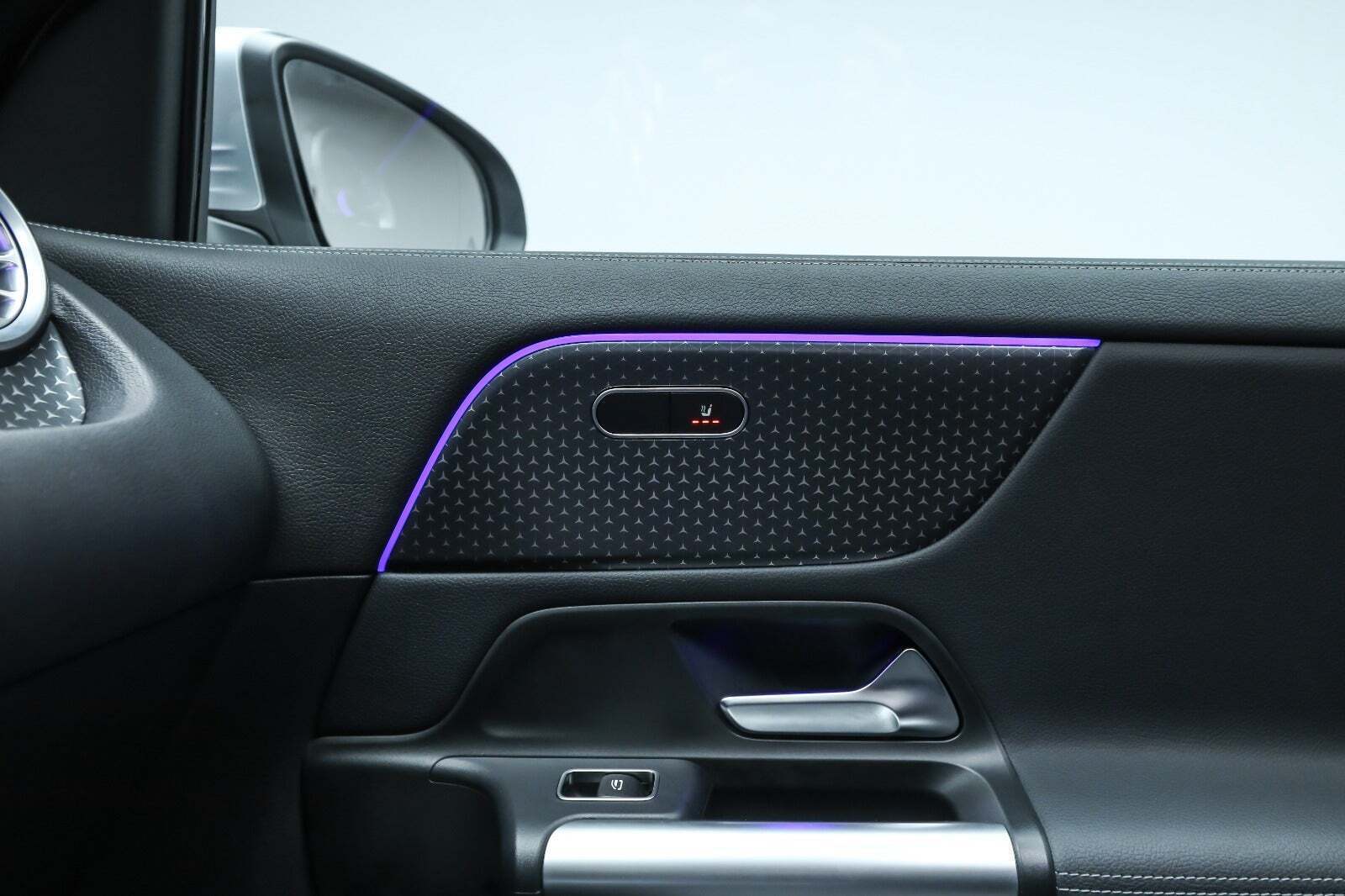 Sølv Mercedes EQA250+ fra 2025