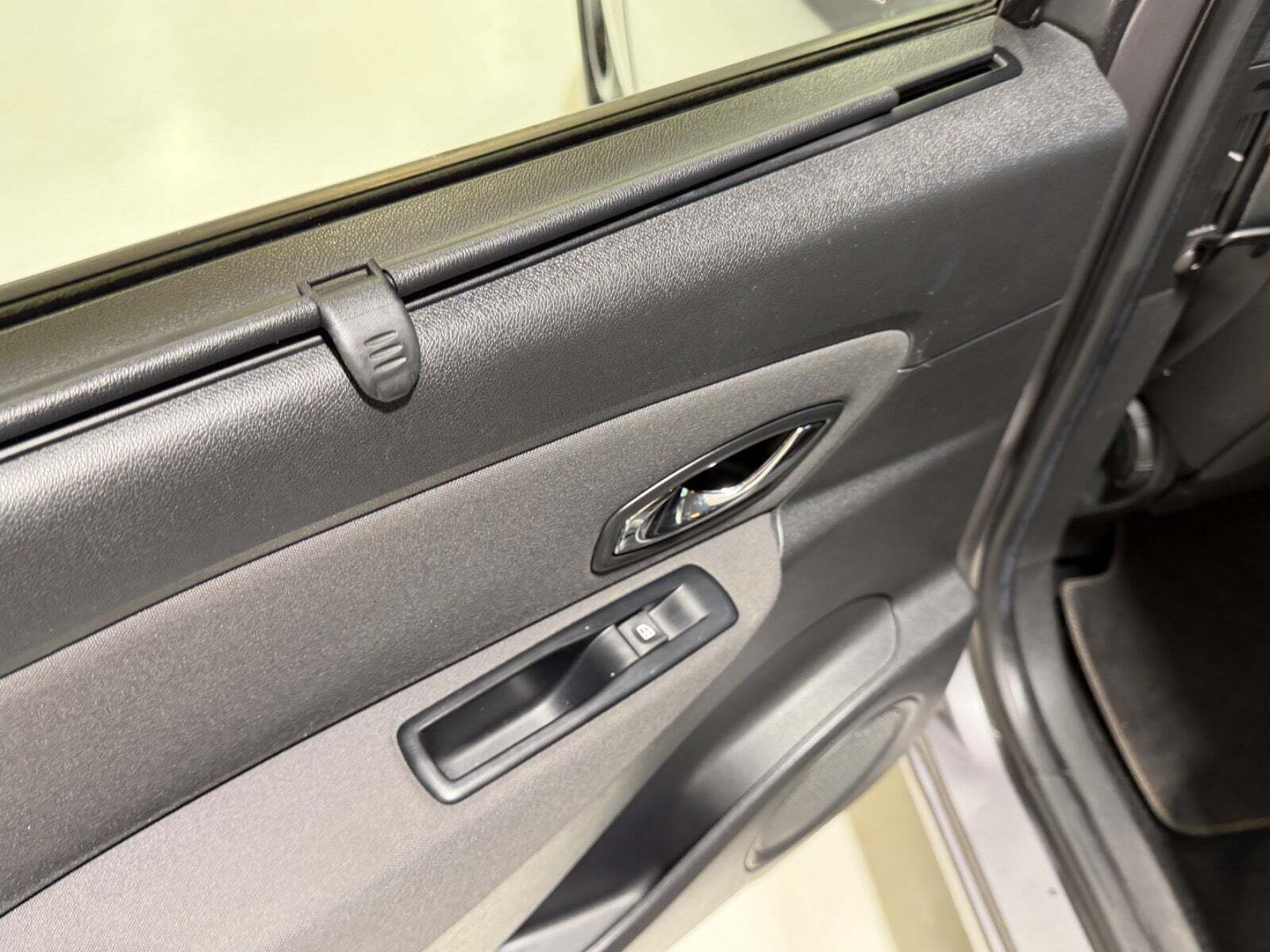 Grå Renault Grand Scenic III fra 2012