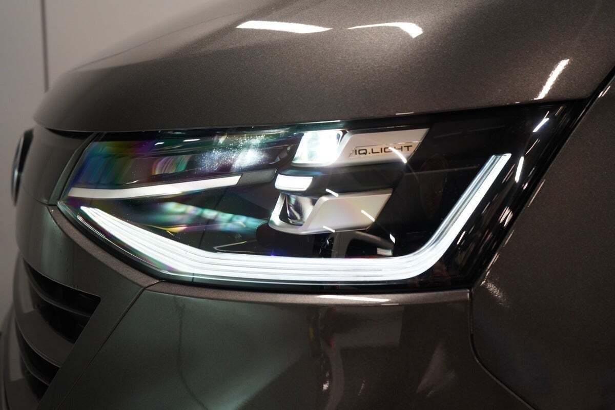 Grå VW e-Caravelle fra 2025