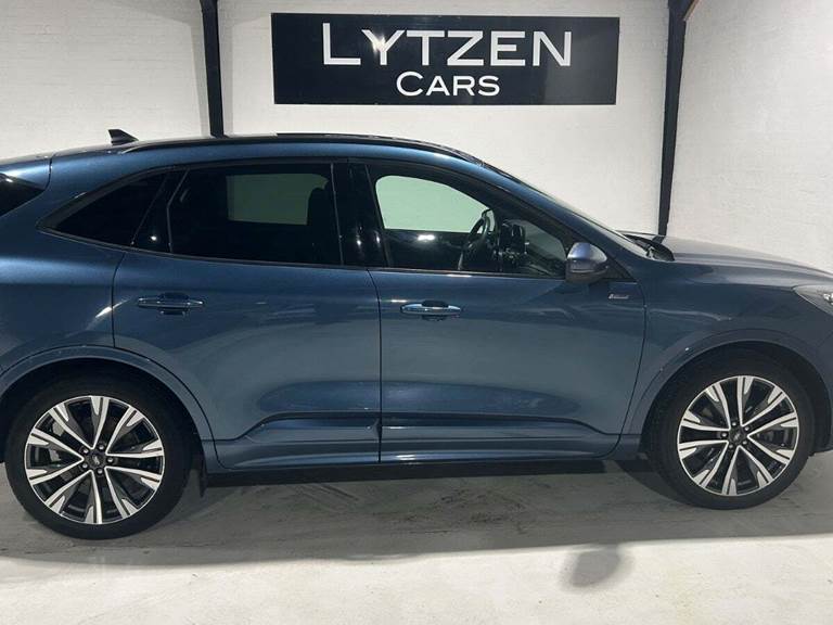 Ford Kuga 2,5 PHEV ST-Line X CVT