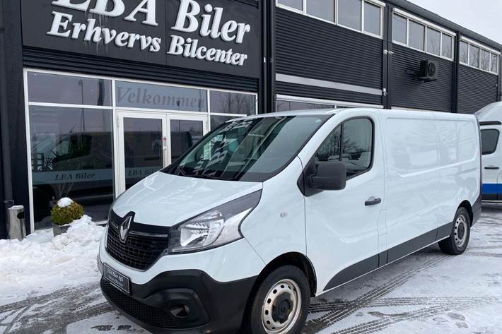 Hvid Renault Trafic T29 fra 2021