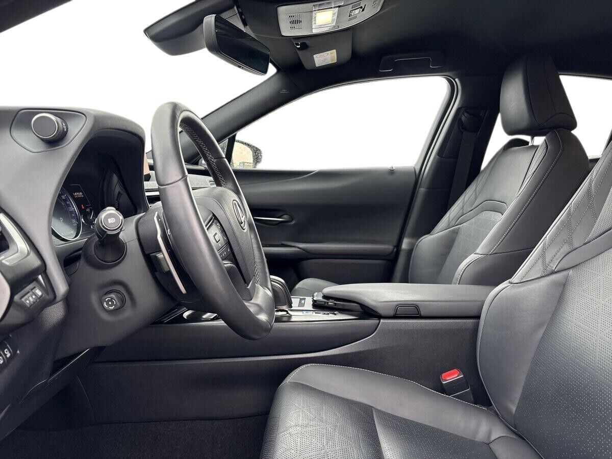 Lexus UX 300e EL Luxury Style 204HK 5d Aut.