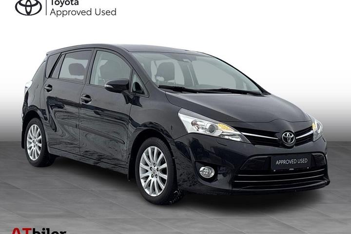 Sort Toyota Verso fra 2017