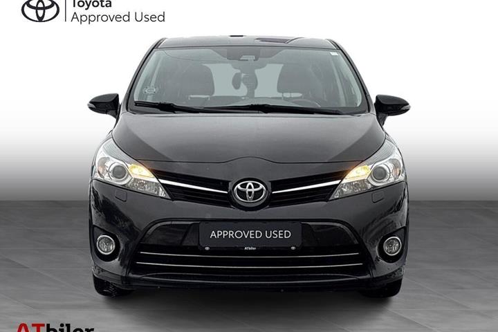 Sort Toyota Verso fra 2017