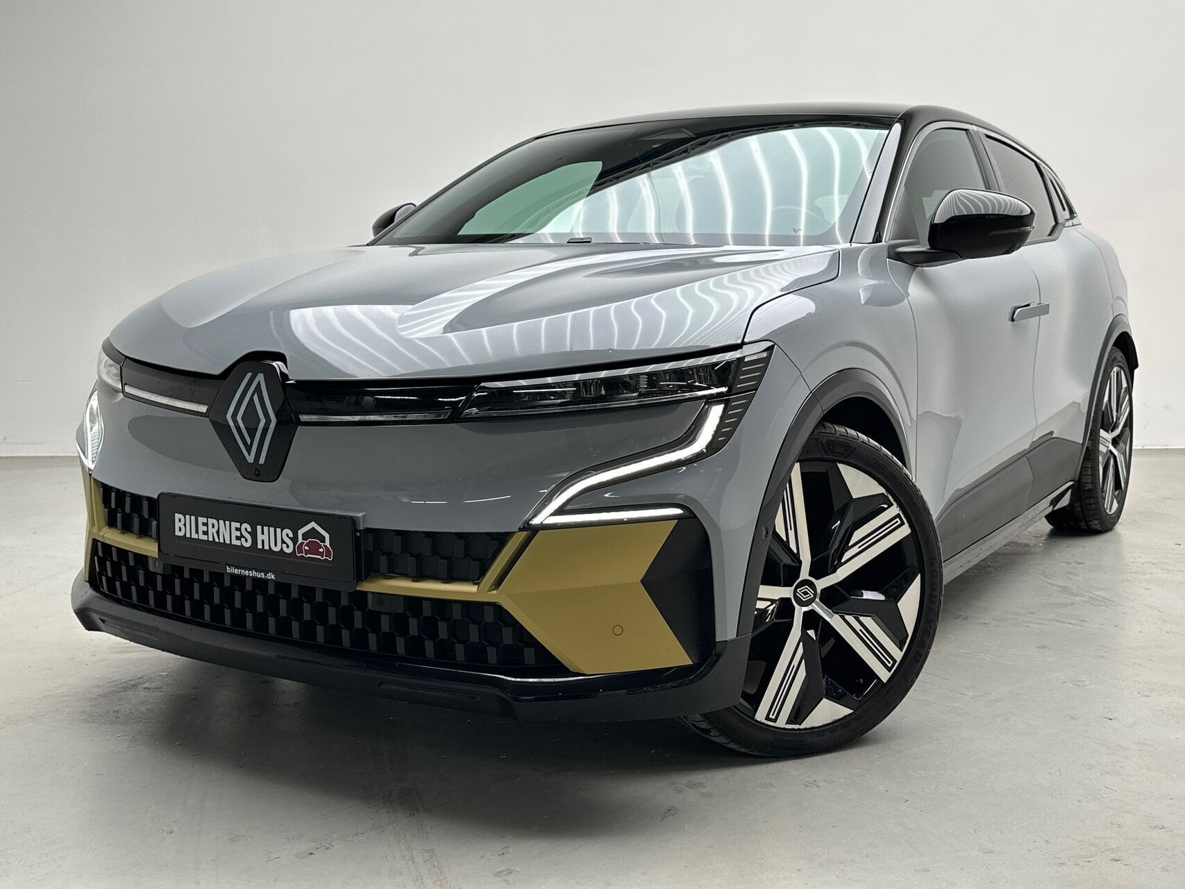Grå Renault Mégane fra 2023