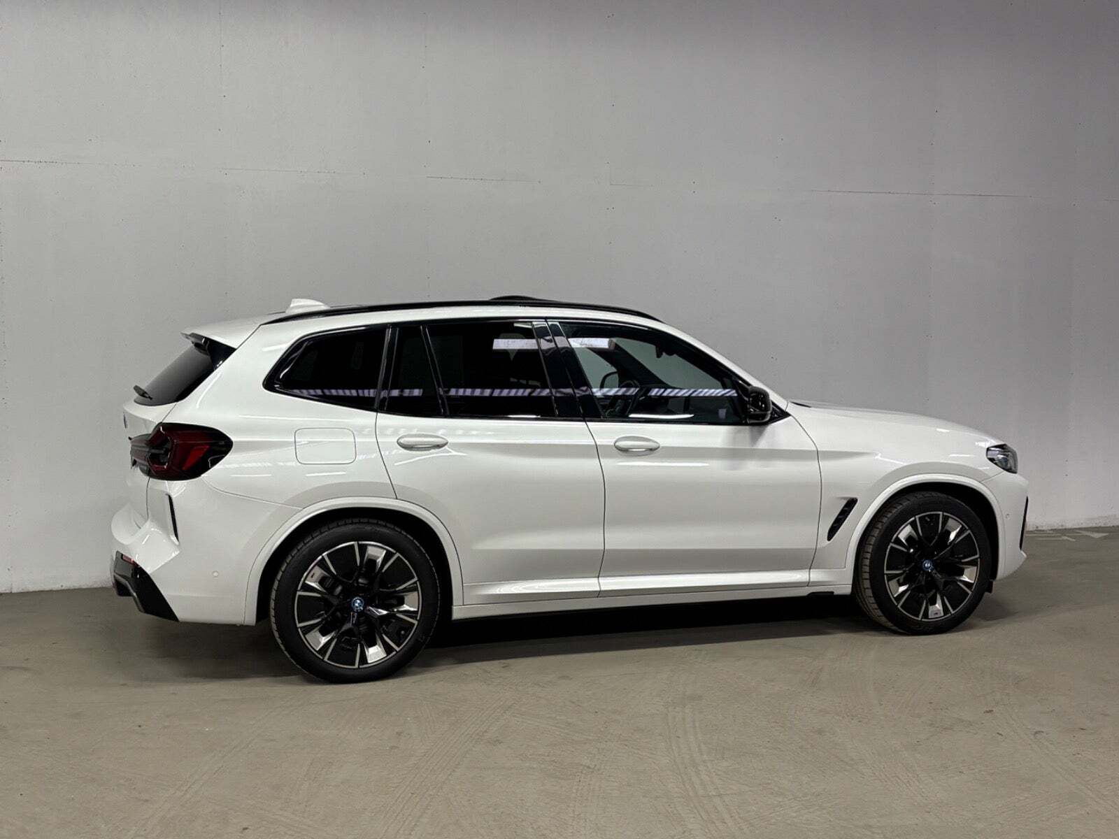 BMW iX3 Charged Plus M-Sport