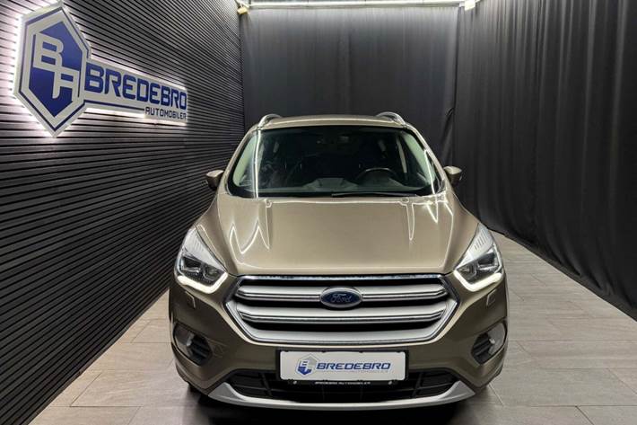 Beige Ford Kuga fra 2018