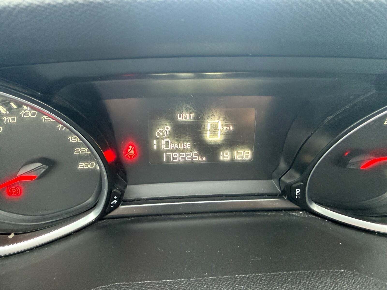 Hvid Peugeot 308 fra 2015