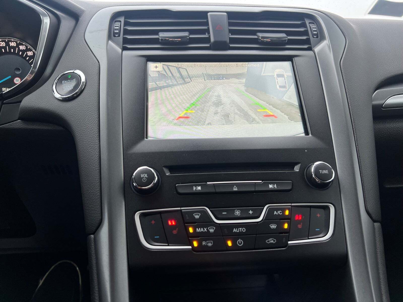 Hvid Ford Mondeo fra 2018