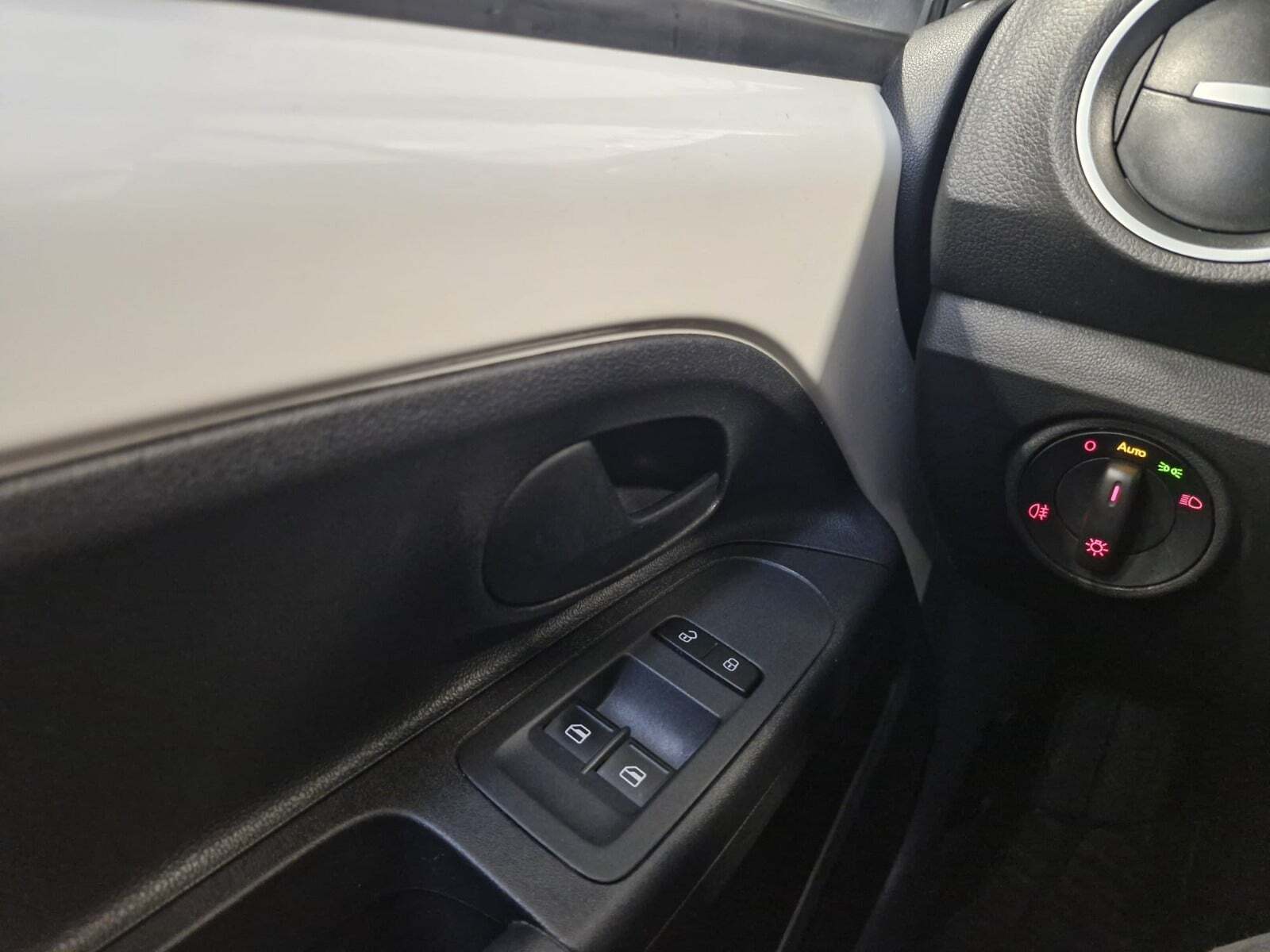 Hvid VW UP! fra 2017