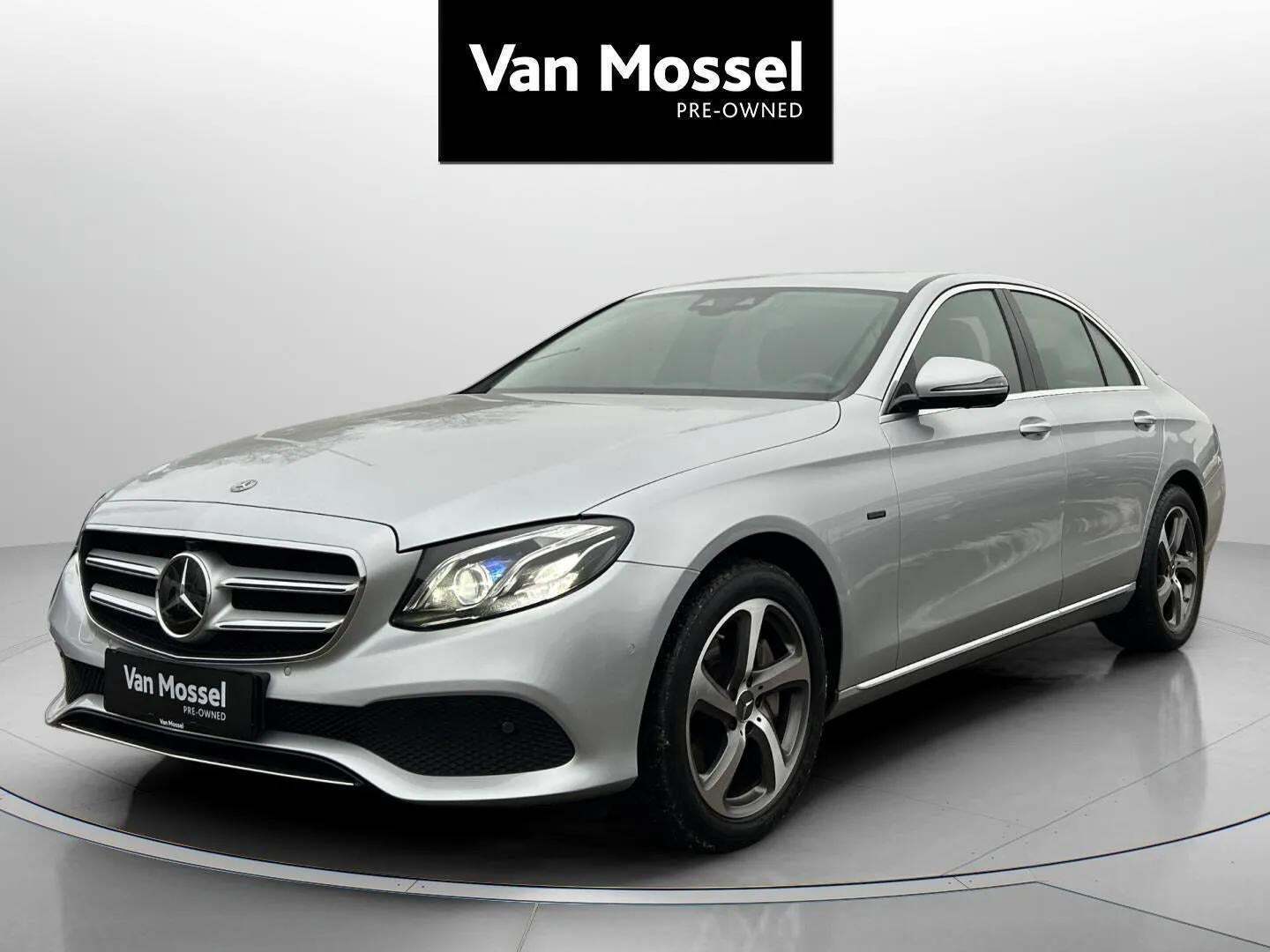 Sølv Mercedes E350 e fra 2017