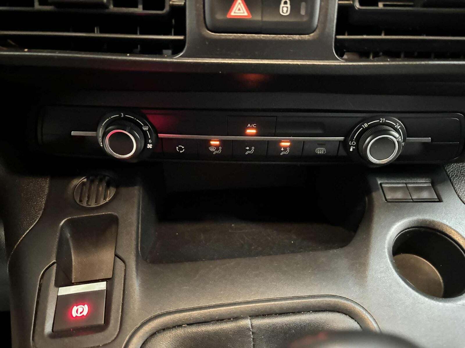 Hvid Opel Combo fra 2022