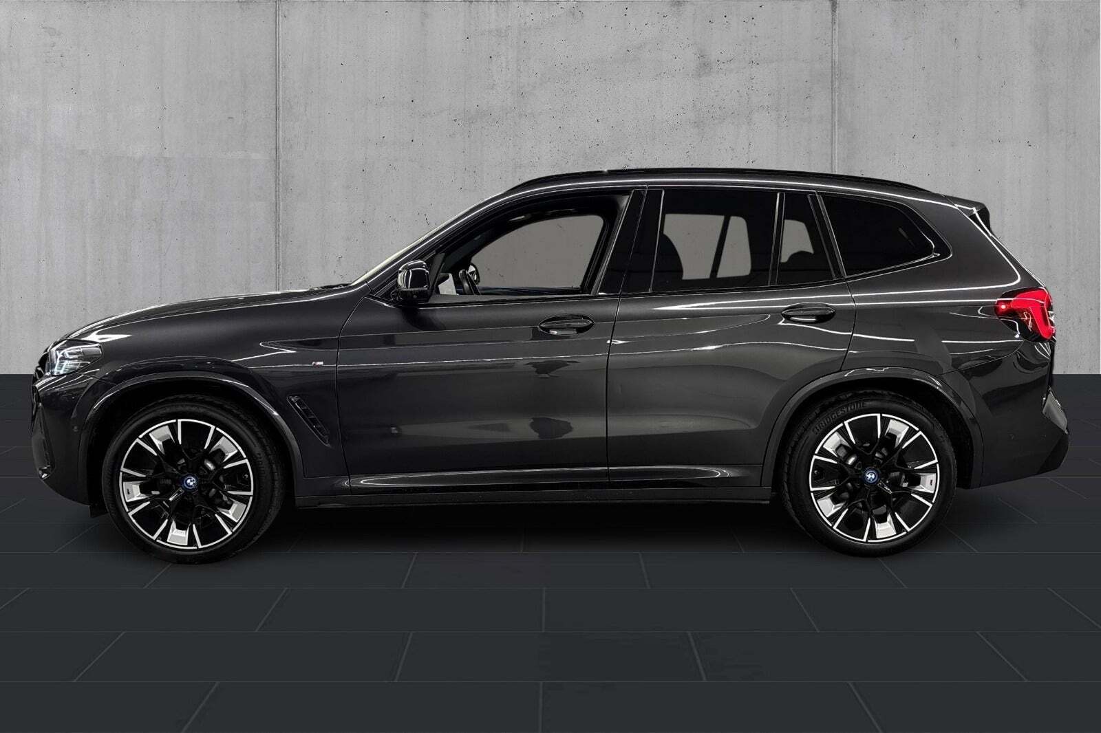 BMW iX3 Charged Plus M-Sport