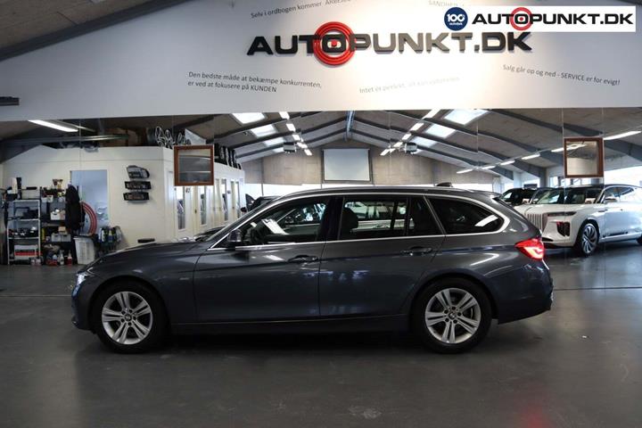 Grå BMW 320d fra 2018