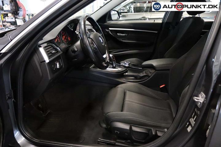 Grå BMW 320d fra 2018