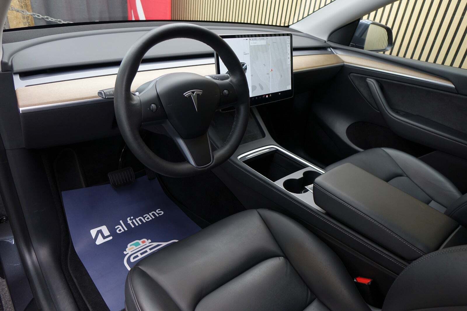 Tesla Model Y Long Range AWD