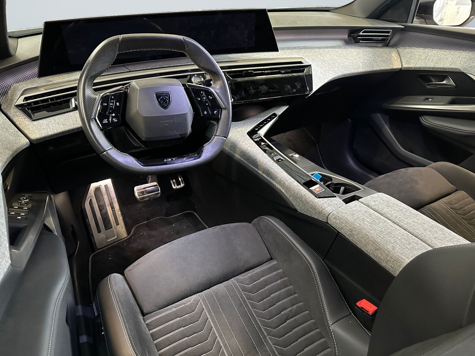 Peugeot e-3008 101 GT