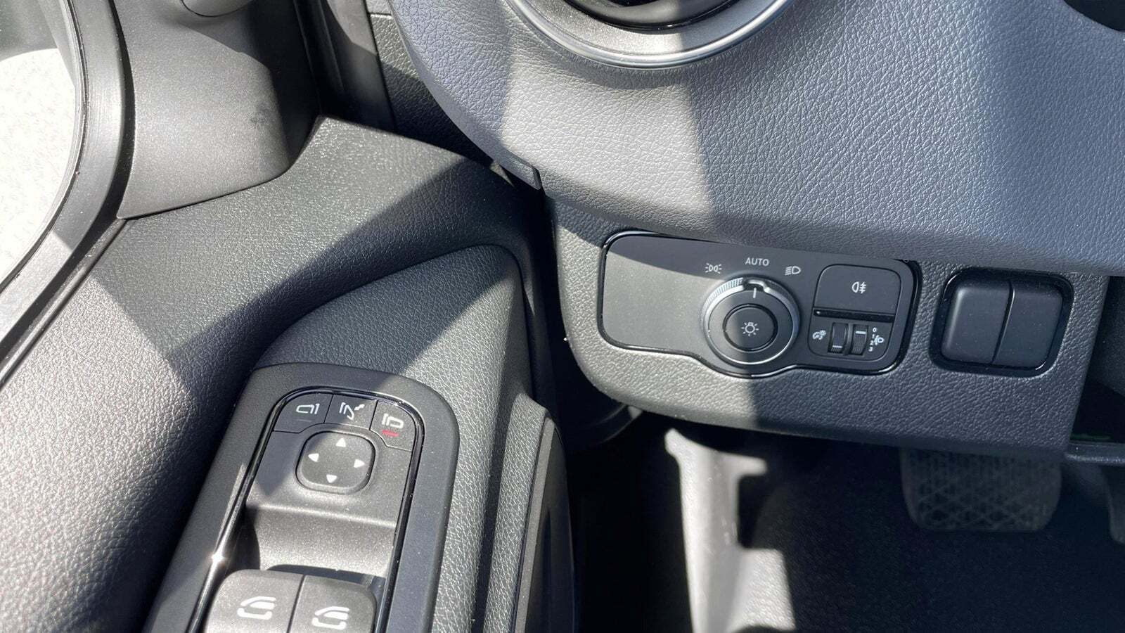 Hvid Mercedes Sprinter 317 fra 2024
