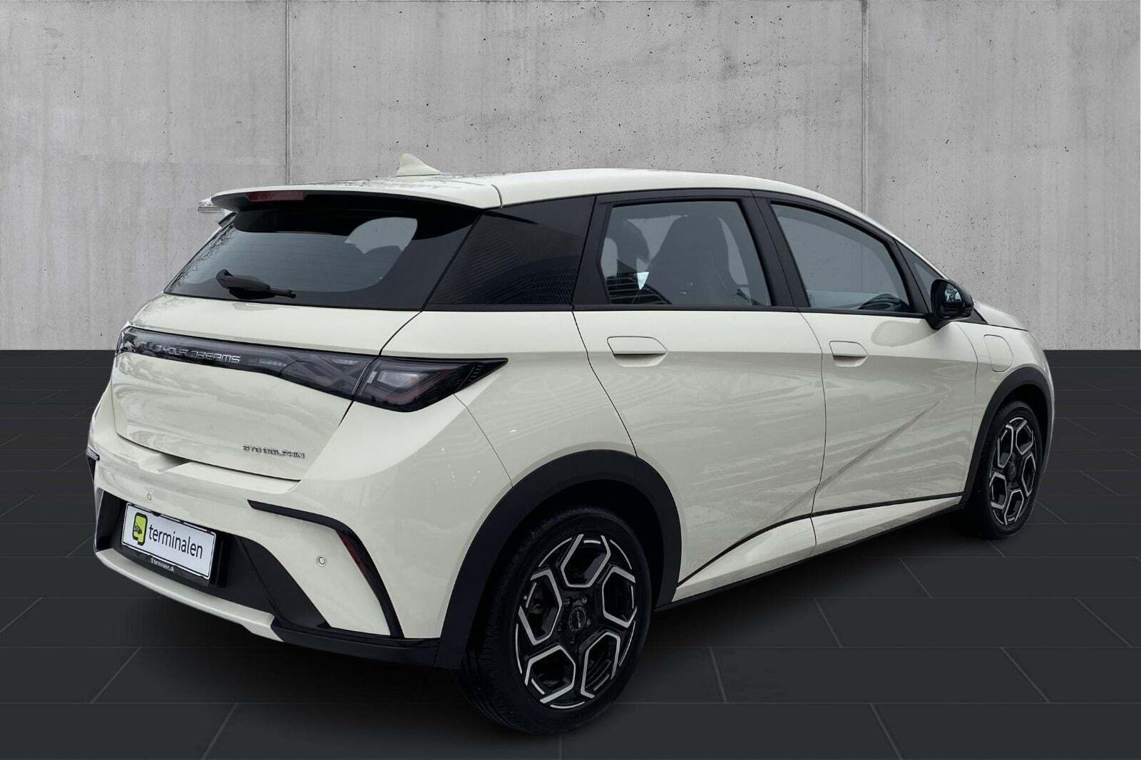 Hvid BYD Dolphin fra 2023