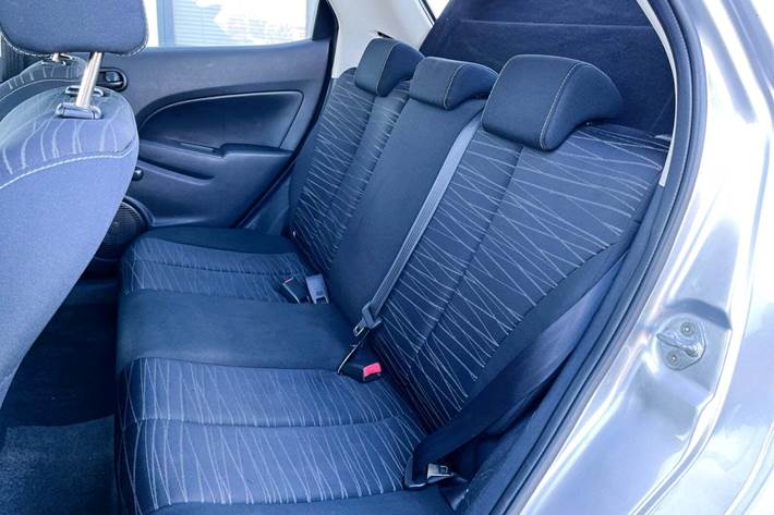 Sølv Mazda 2 fra 2008