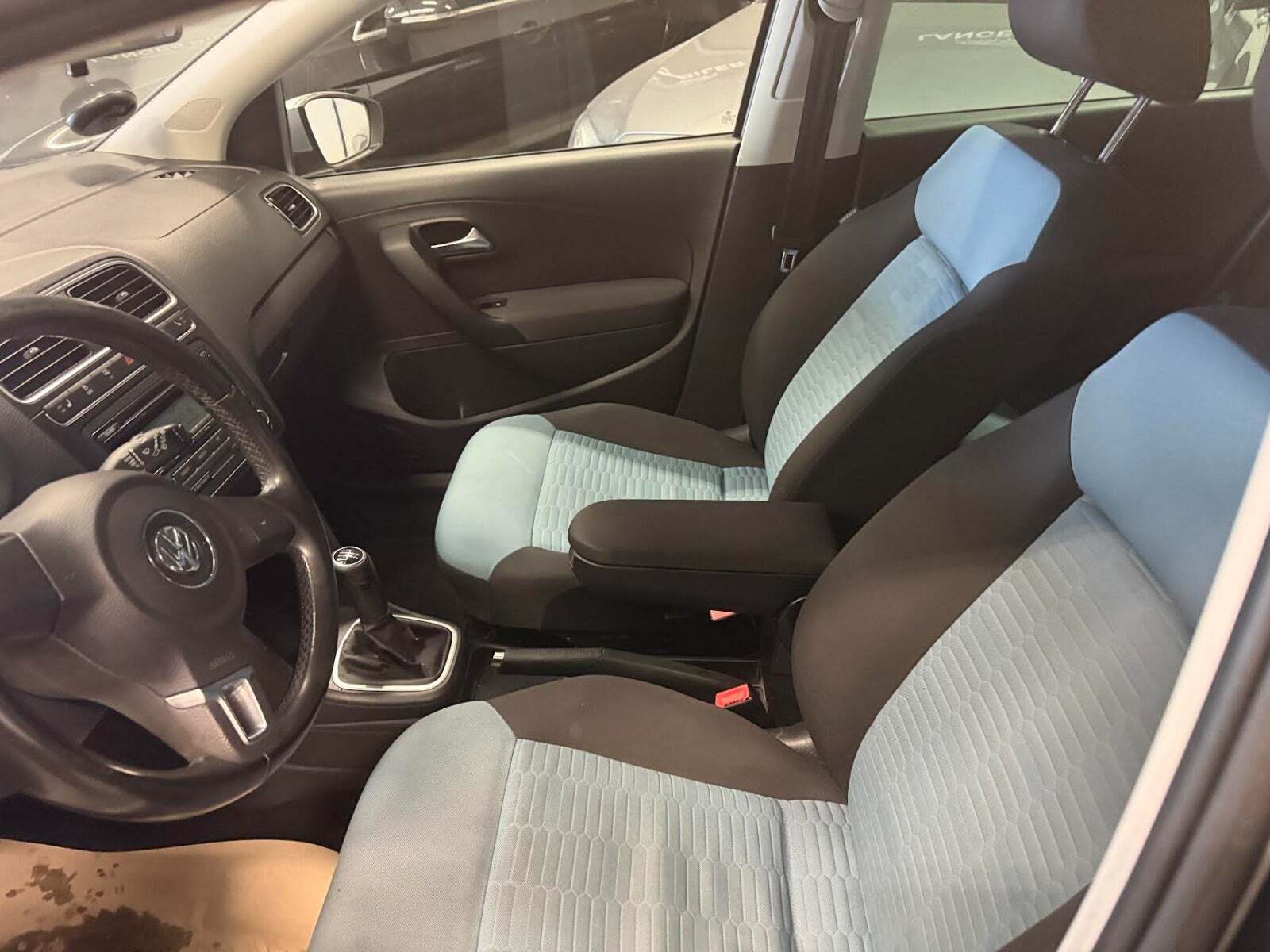 Sølv VW Polo fra 2010