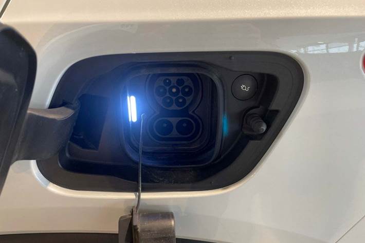 Hvid Volvo XC40 fra 2023