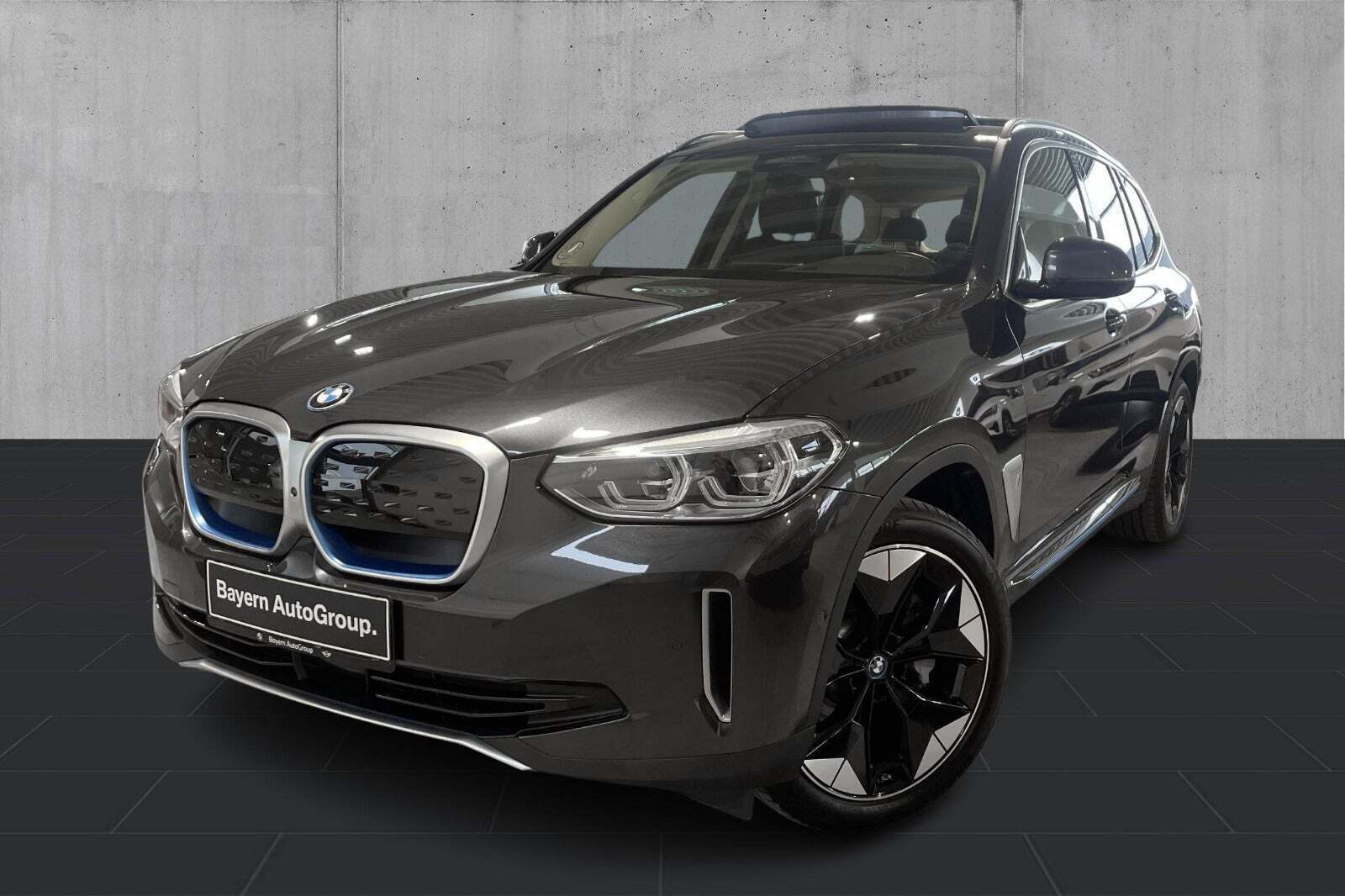 BMW iX3 Charged Plus