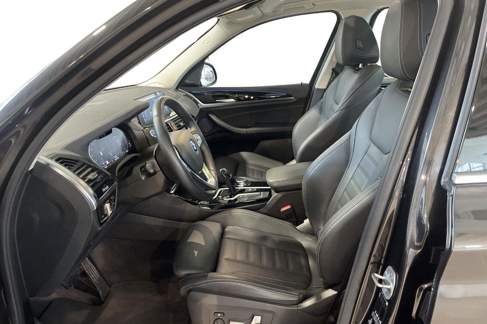 BMW iX3 Charged Plus