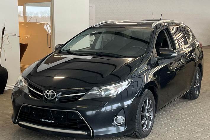 undefined Toyota Auris fra 2013 set udefra