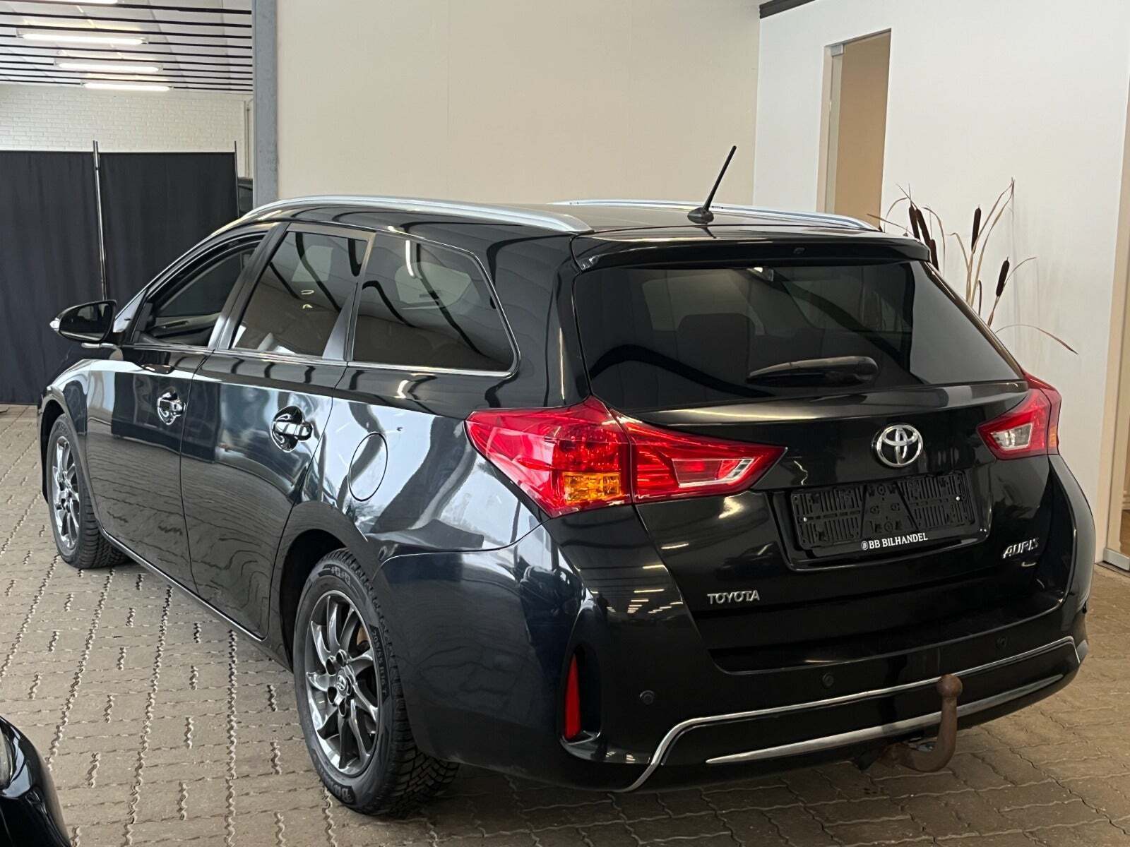 Toyota Auris 2,0 D-4D T2+ Touring Sports