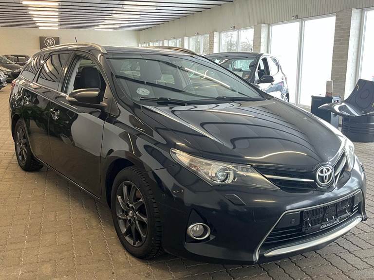Toyota Auris 2,0 D-4D T2+ Touring Sports