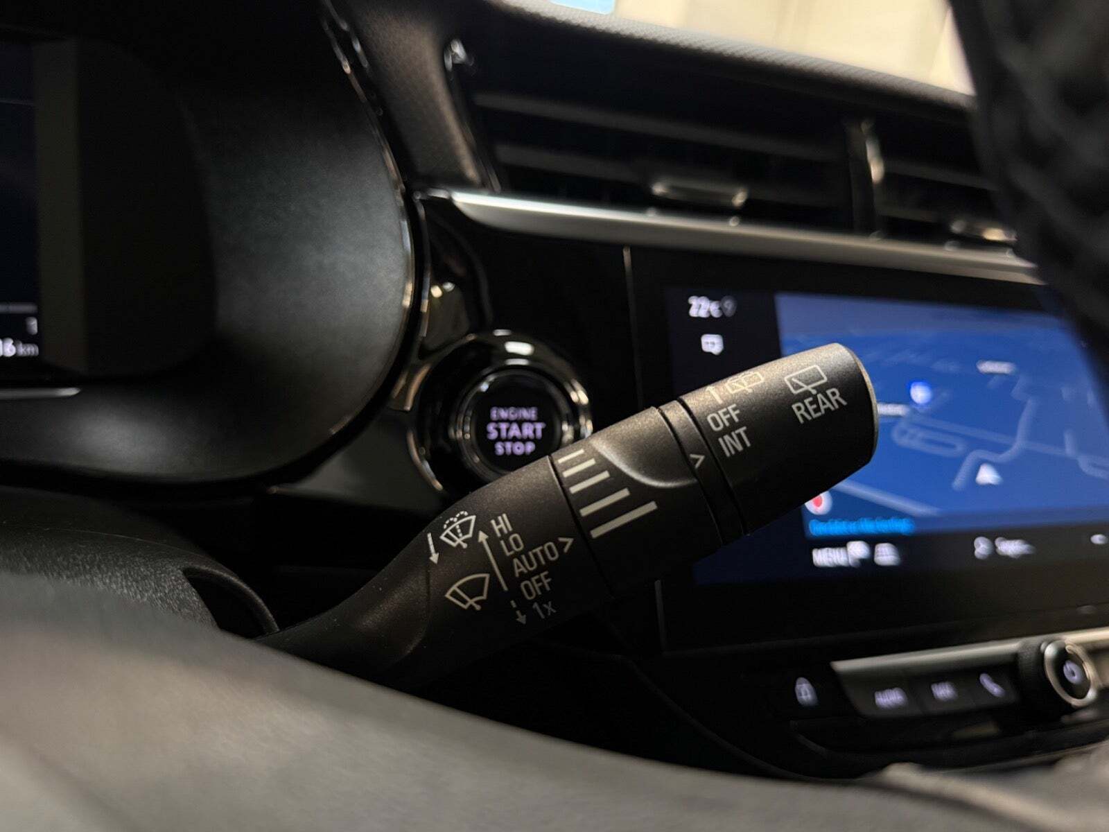 Grå Opel Corsa-e fra 2021