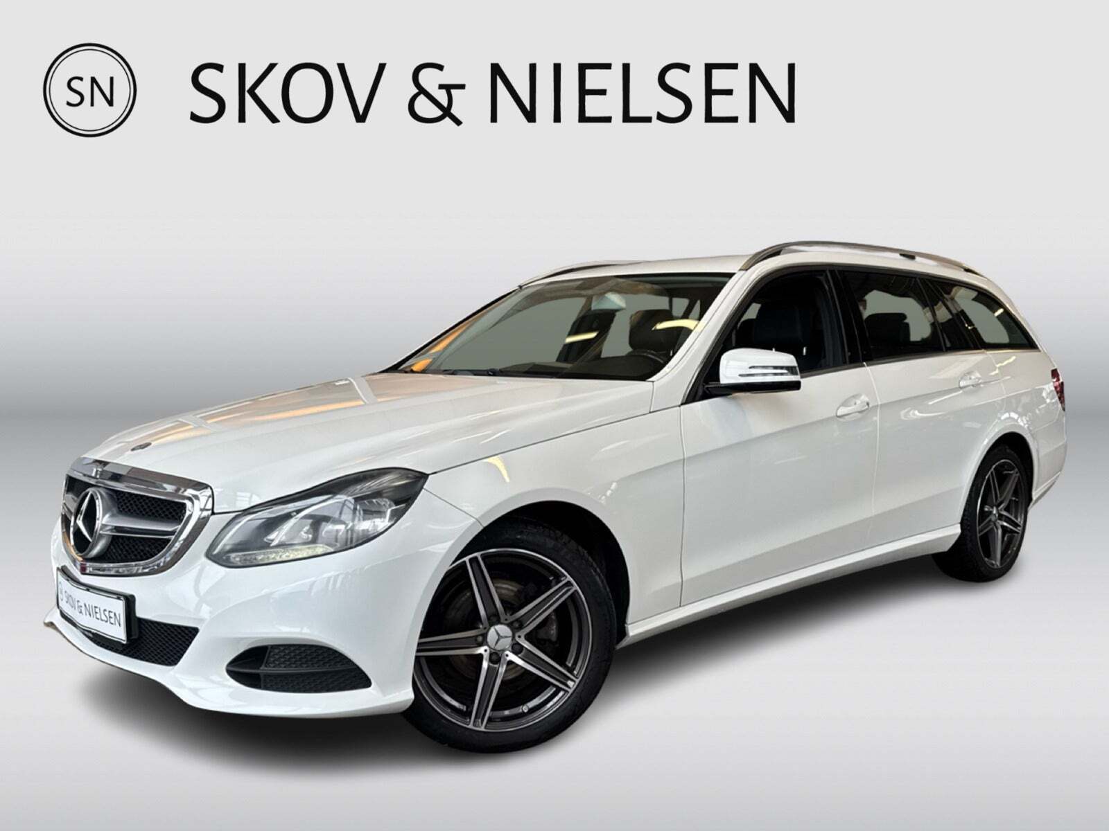 Hvid Mercedes E200 fra 2015