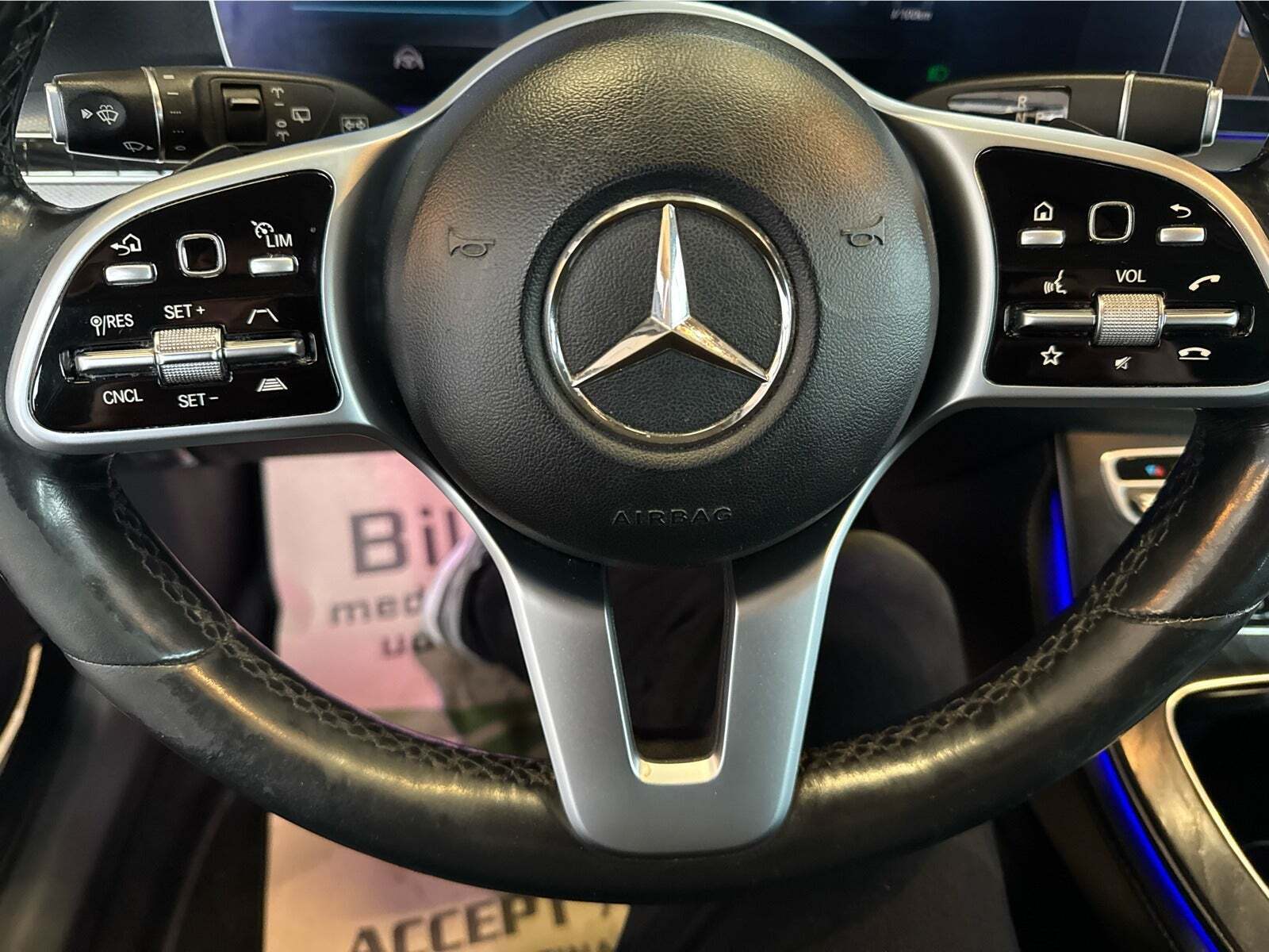 Grå Mercedes E220 d fra 2018