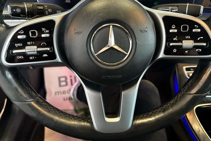 Grå Mercedes E220 d fra 2018