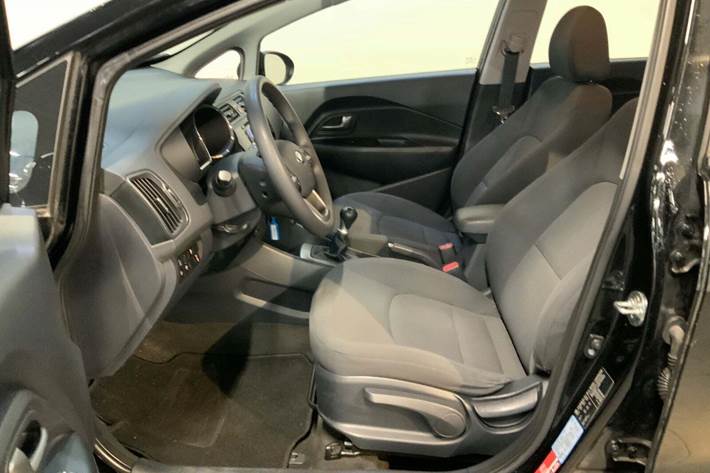 Sort Kia Rio fra 2015