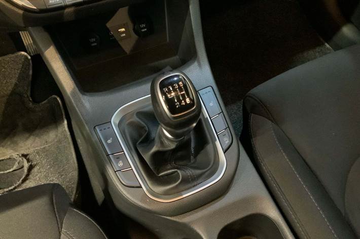 Brun Hyundai i30 fra 2018