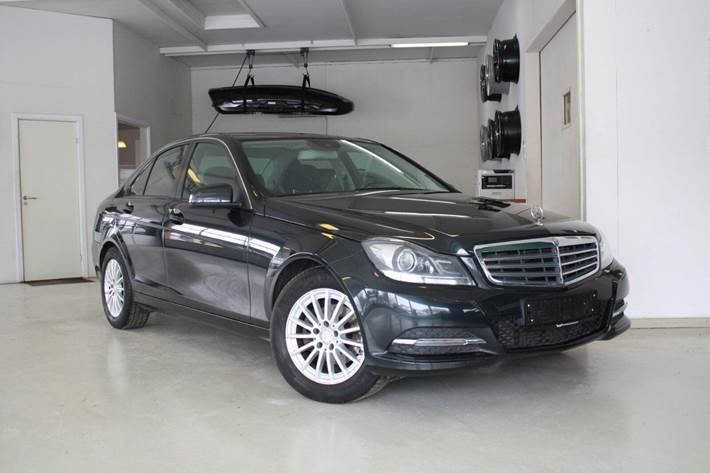 Sort Mercedes C200 fra 2014
