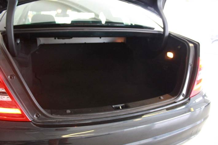 Sort Mercedes C200 fra 2014