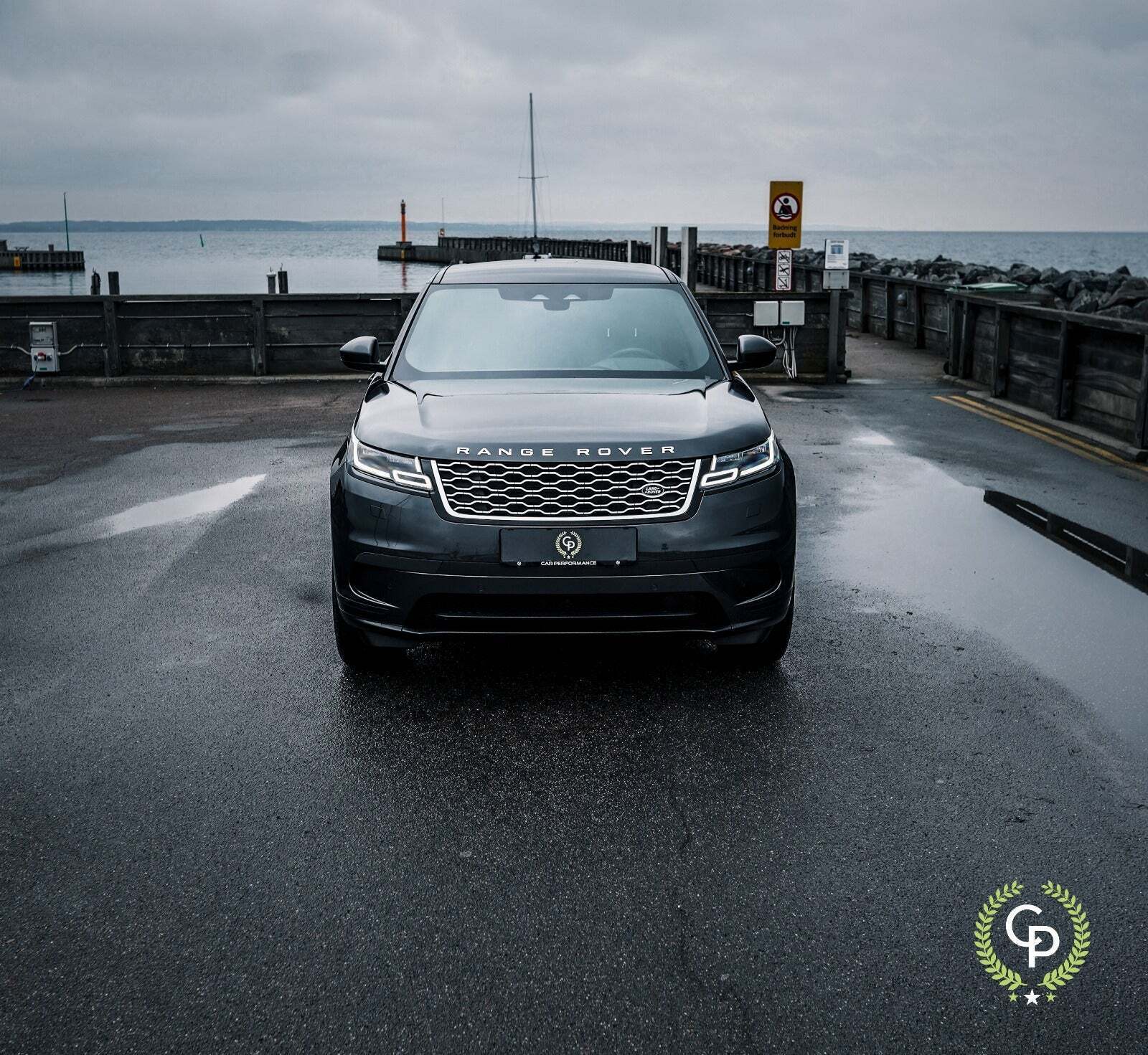 Grå Land Rover Range Rover Velar fra 2022