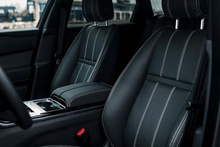 Grå Land Rover Range Rover Velar fra 2022