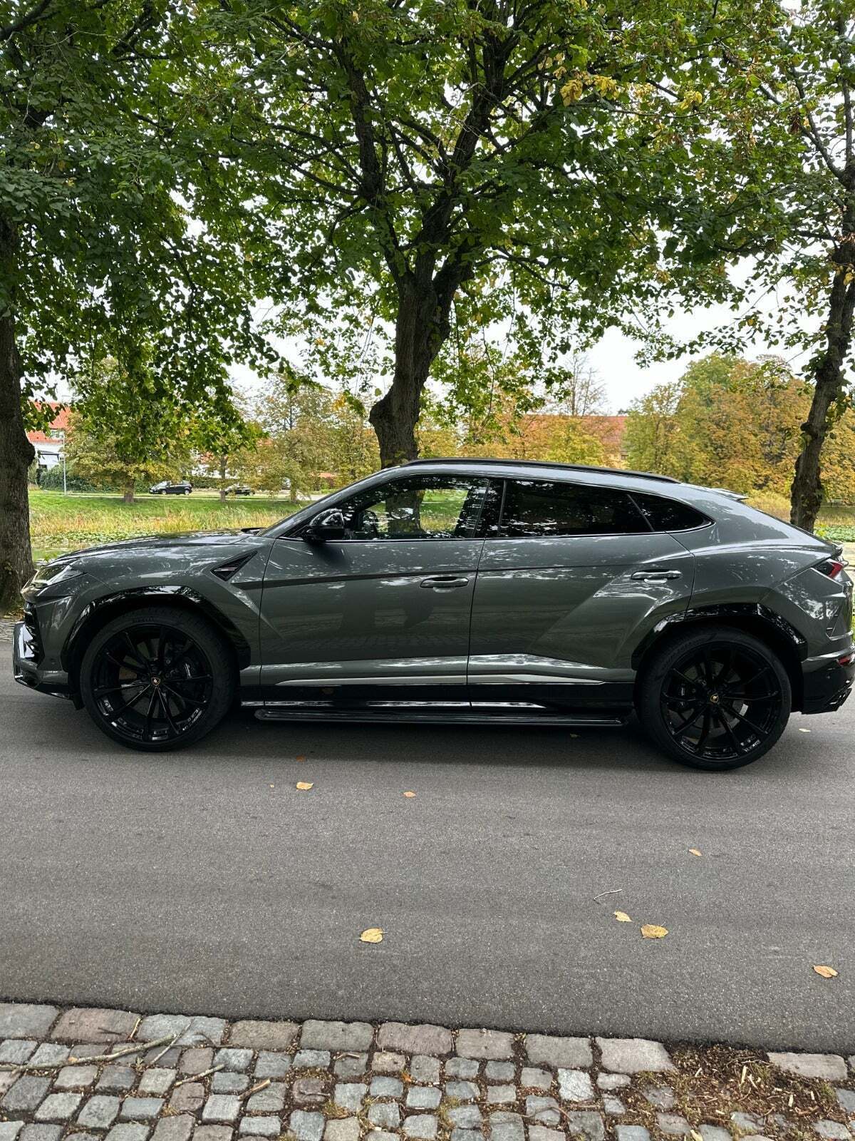 Grå Lamborghini Urus fra 2019