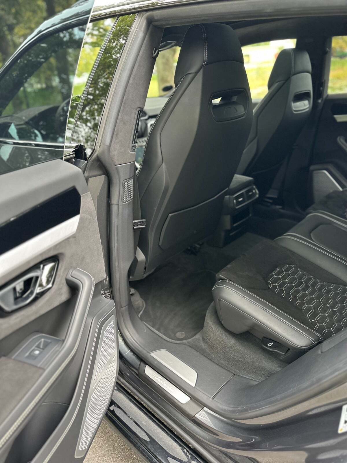 Grå Lamborghini Urus fra 2019