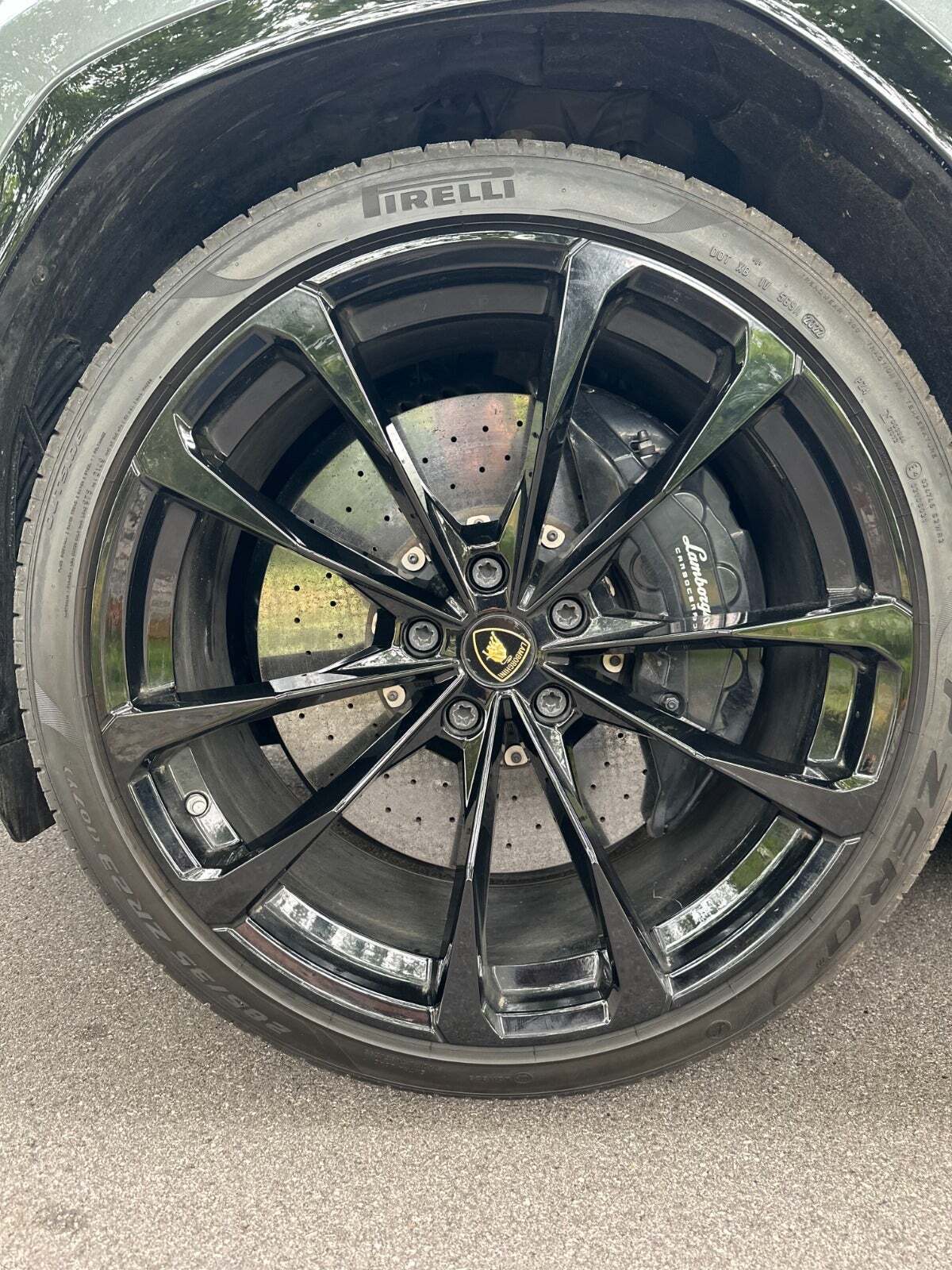 Grå Lamborghini Urus fra 2019