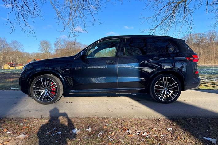 Sort BMW X5 fra 2025