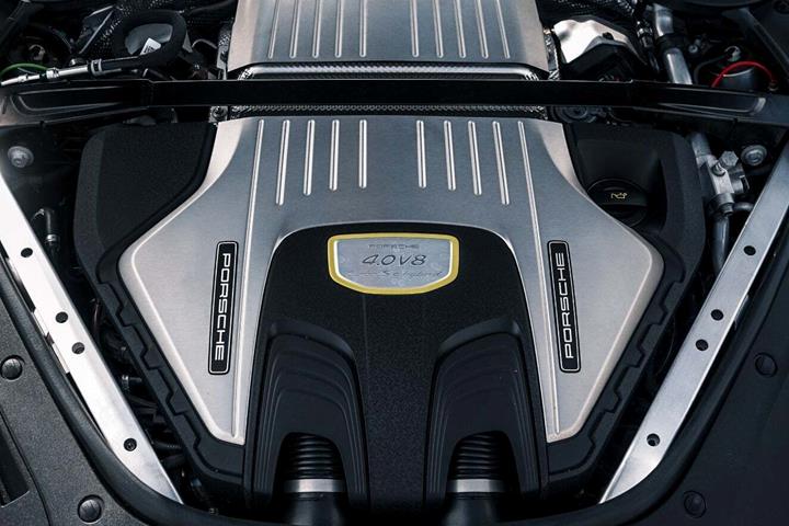 Sort Porsche Panamera Turbo S fra 2018 set udefra