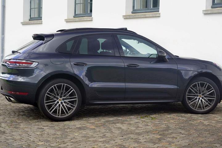Grå Porsche Macan S fra 2019