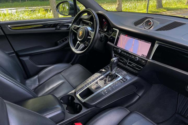 Grå Porsche Macan S fra 2019