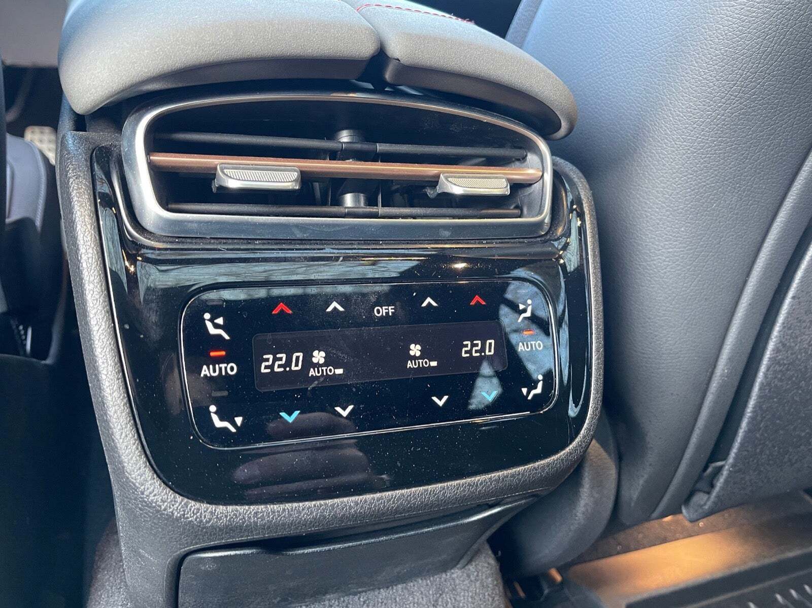 Blå Mercedes EQS580 fra 2023