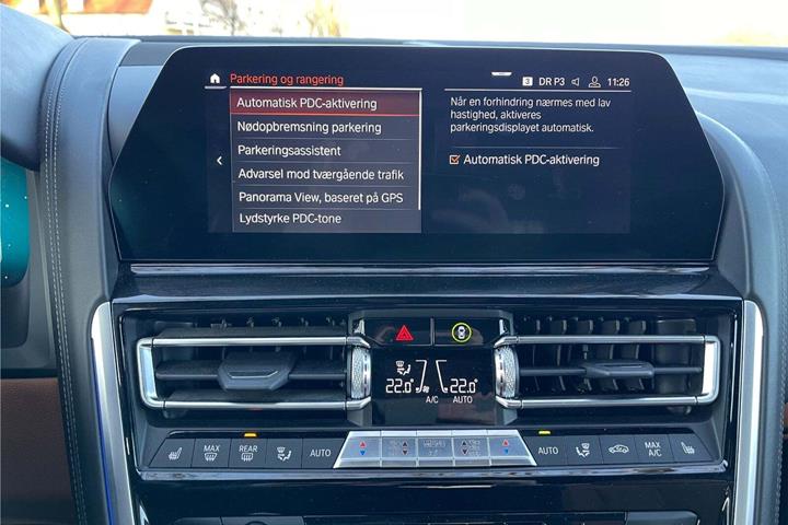 Blå BMW M850i fra 2020